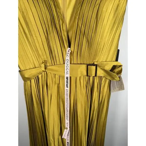 NWT Mac Duggal Apparel Green Pleated Cap Sleeve Belted A Line Dress Size 6